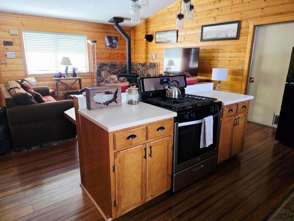 Bear Escapes II Affordable Luxury Cabin Sugarloaf ภายนอก รูปภาพ