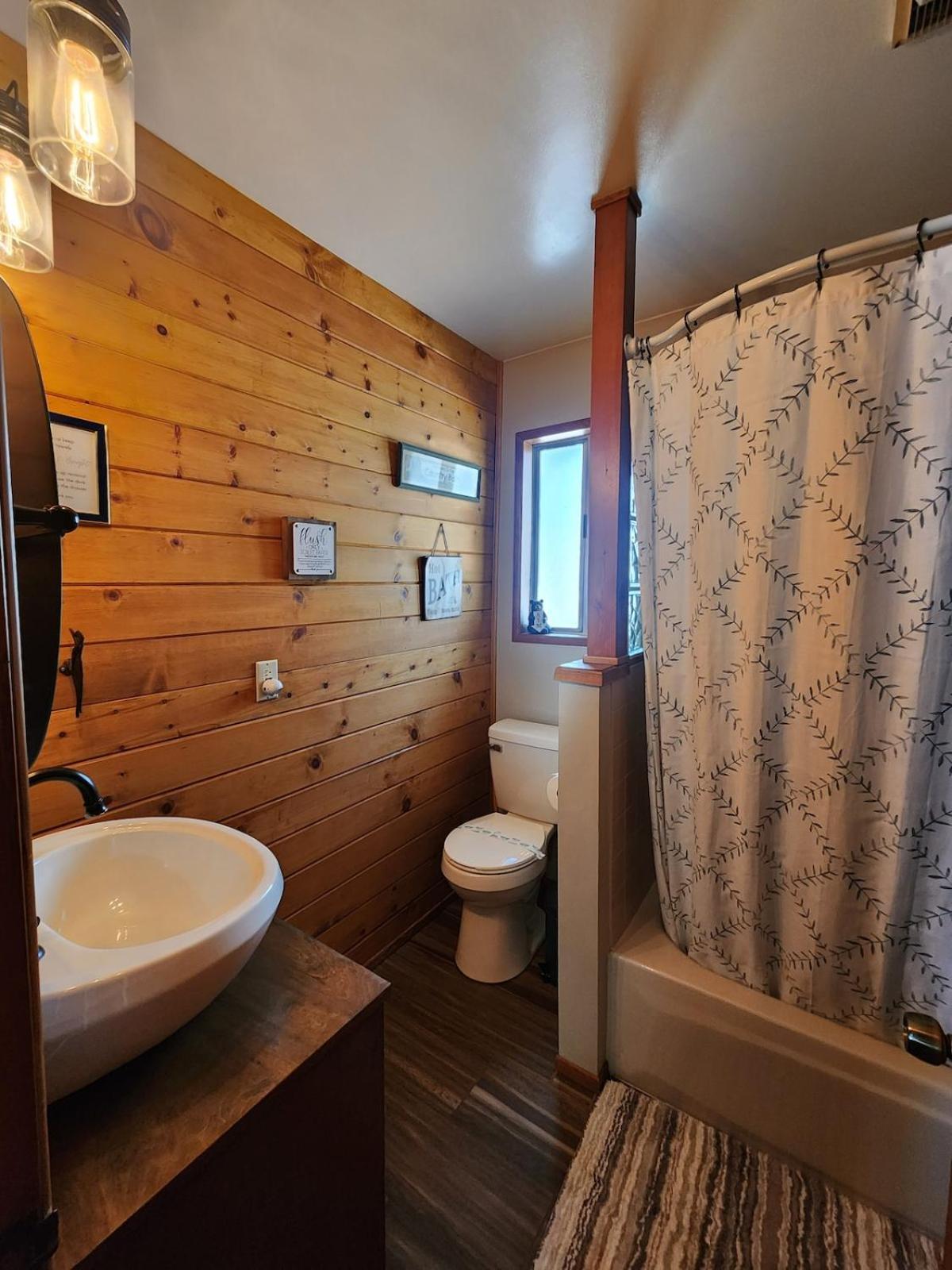 Bear Escapes II Affordable Luxury Cabin Sugarloaf ภายนอก รูปภาพ