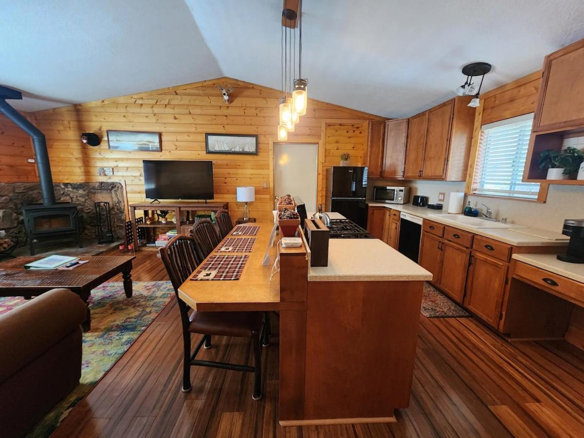 Bear Escapes II Affordable Luxury Cabin Sugarloaf ภายนอก รูปภาพ