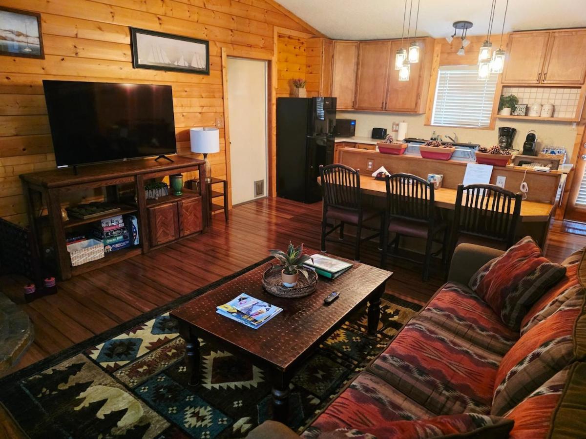 Bear Escapes II Affordable Luxury Cabin Sugarloaf ภายนอก รูปภาพ